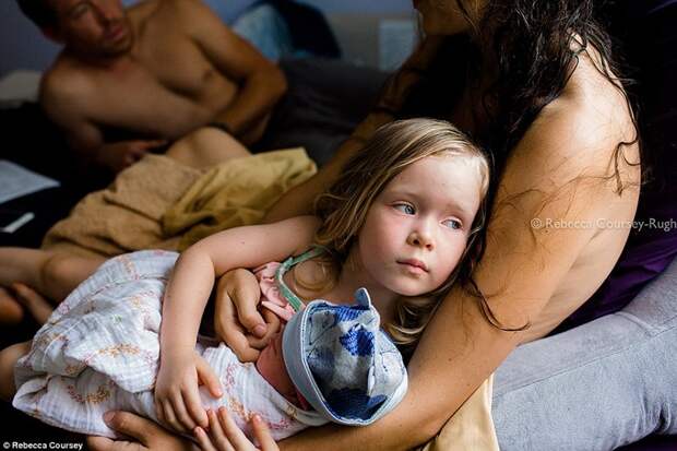 Ребекка Курси изобразила роды глазами старшего ребенка в семье дети, роды, рождение, фотограф