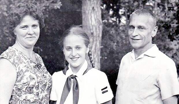 Кардиохирург Амосов с женой и дочерью
