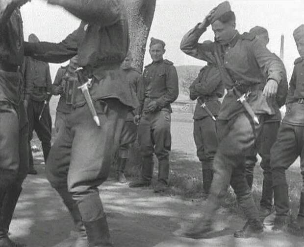 Немцев и полицию резали и кололи как поросят война, партизаны., подвиг