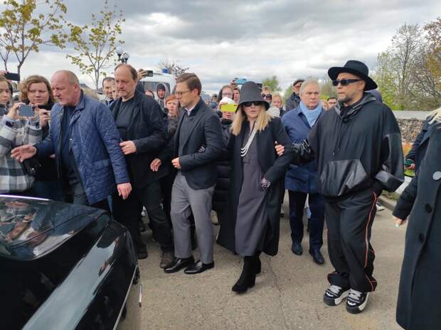 SHOT: Алле Пугачёвой подарят статус иноагента прямо к её юбилею
