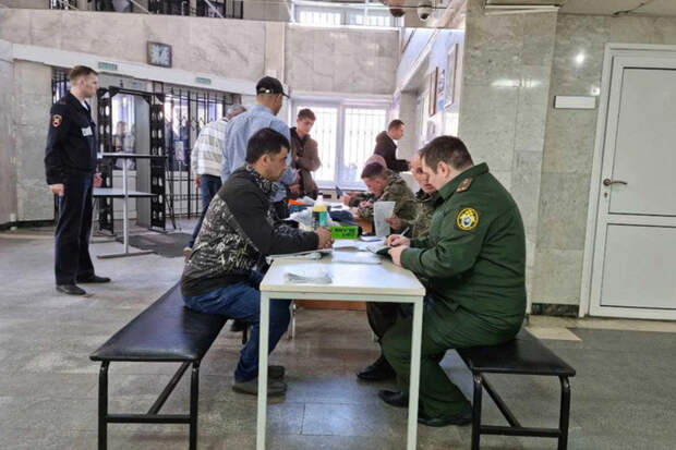 Кадровой голод в Петербурге - снизилось число трудовых мигрантов из Средней Азии