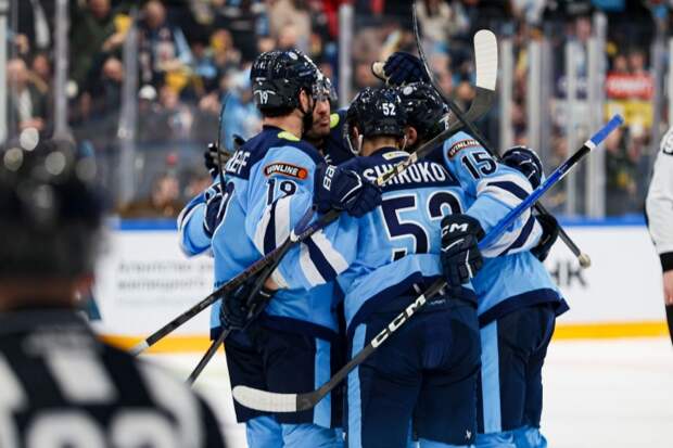 «Сибирь» совершила новый подвиг, «Спартак» вынес лидера Запада. Итоги дня в КХЛ