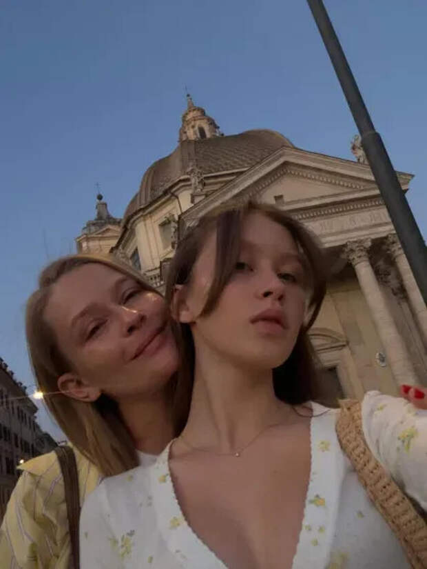 Юлия и Анна Пересильд