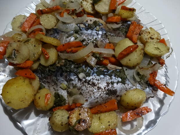И рыбка, и гарнир. Чудесное блюдо из скумбрии на каждый день