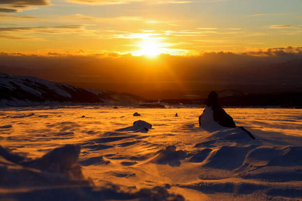 МЧС: пропавшие на Камчатке туристы могли переждать пургу в пещерах