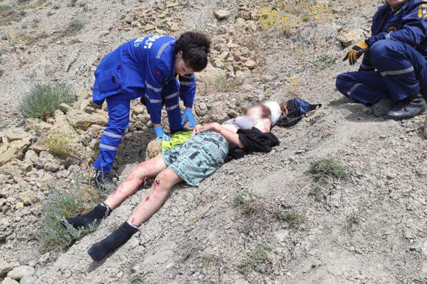 В Крыму спасли туристку, упавшую со скалы высотой 50 метров