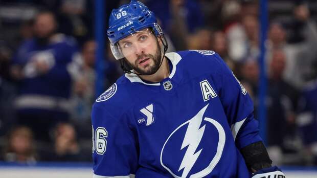 Кучеров, набравший 4 очка, признан первой звездой дня в НХЛ