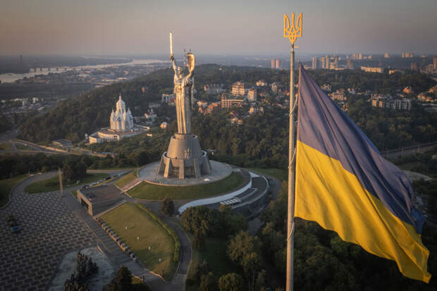 Экс-министр Польши: на Украине украли сумму в размере годового бюджета страны