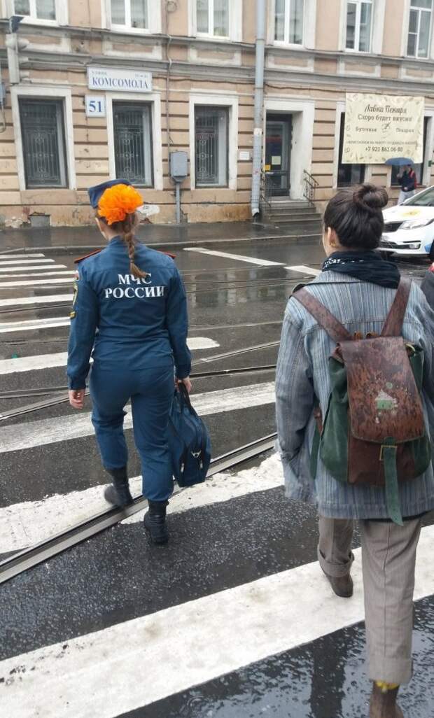 Модные персонажи на питерских улицах