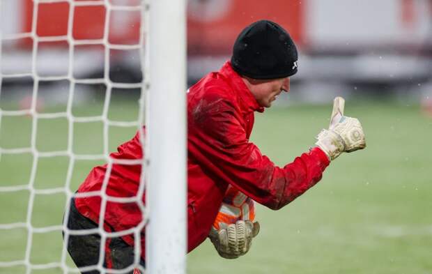 «Локомотив» почти догнал лидеров, «Урал» продолжил тонуть! В Черкизове сыграли в футбол при минус 13