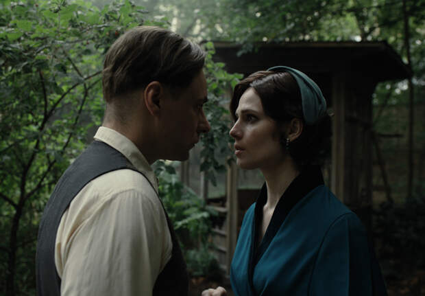 Евгений Цыганов и Юлия Снигирь в украшениях Cartier в фильме «Воланд»