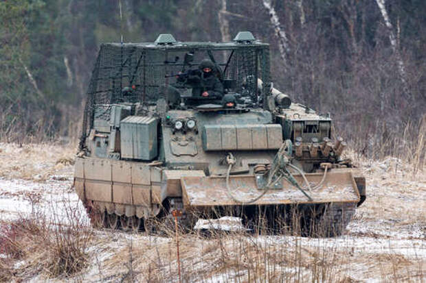 Ростех: Уралвагонзавод отправил в войска партию модернизированных БРЭМ-80