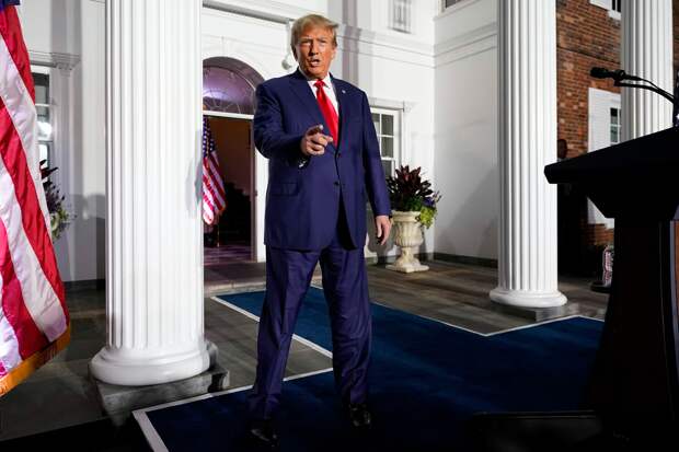 Бывший президент Дональд Трамп перед выступлением в Национальном гольф-клубе Трампа в Бедминстере, штат Нью-Джерси, 13 июня 2023 года / Фото: Andrew Harnik/AP