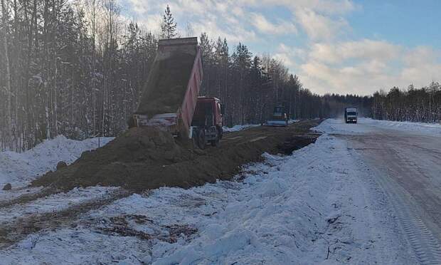 На участке дороги Долматово – Пудож обустраивают временный объезд