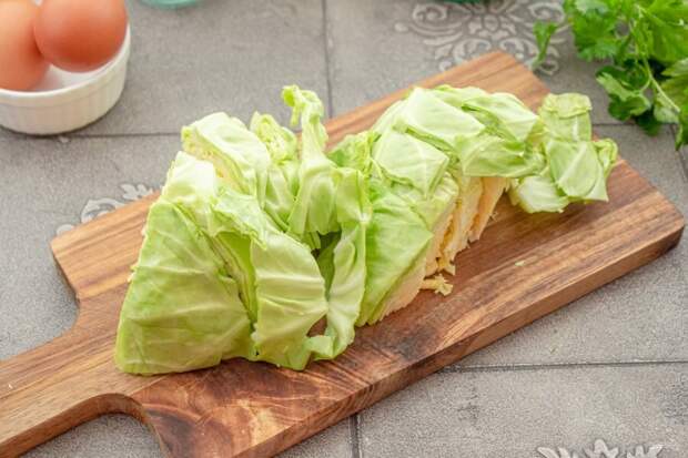 Овощные оладьи всегда встречали в моей семье довольно прохладно, дети частенько отказывались есть. Но когда я попробовала приготовить вафли из капусты – блюдо вызвало настоящий фурор.-3