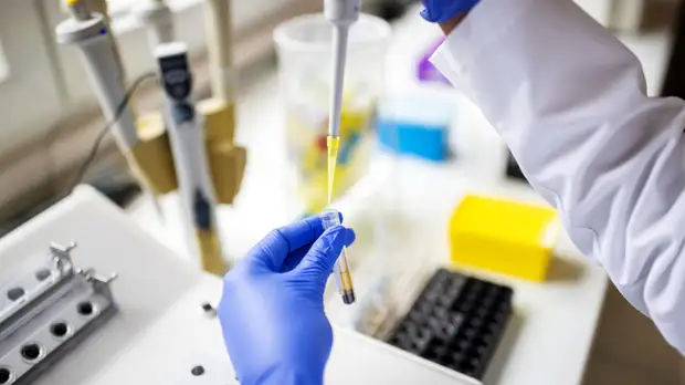 Вирусолог Нетёсов сравнил симптомы ОРВИ и «омикрона»