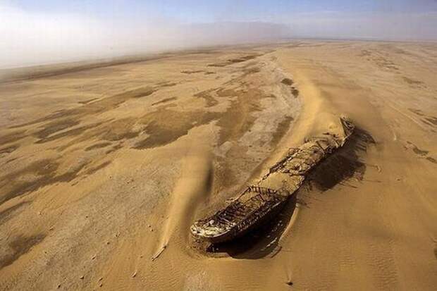 Эдуард Болен был кораблем, который сел на мель у берегов Намибийского побережья Скелета в 1909 году выброшенные, жизнь, катастрофа, корабли, красота, невероятное