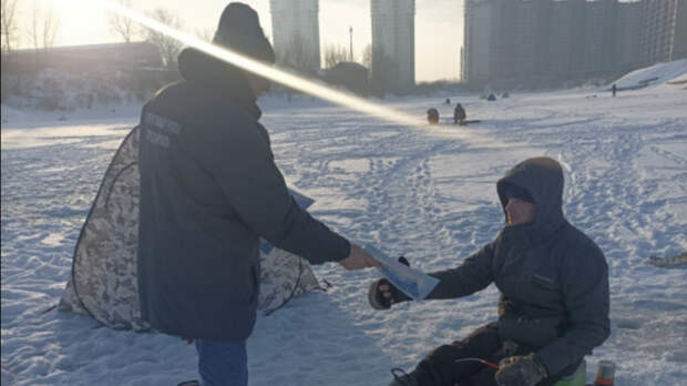 В Барнауле провели профилактический рейд по безопасности на льду