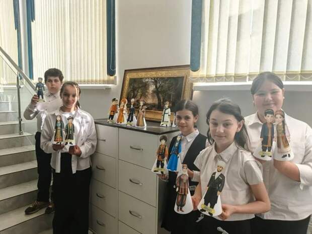 В Уляпской библиотеке школьники познакомились с традициями и обычаями народов страны