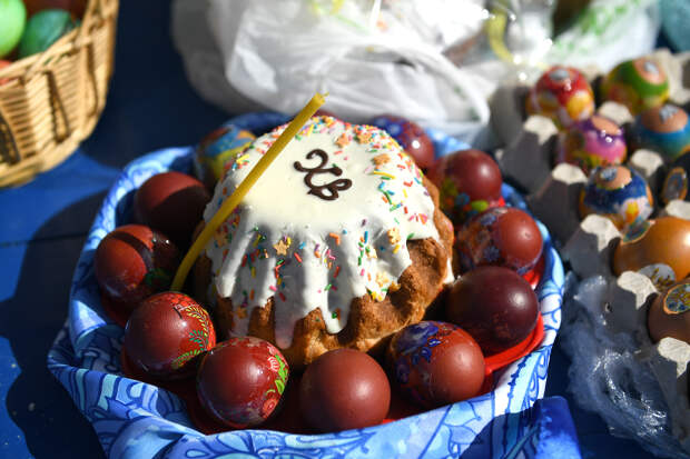 «Христос воскрес!»: поздравления с Пасхой в 2026 году в прозе, для СМС, в стихах