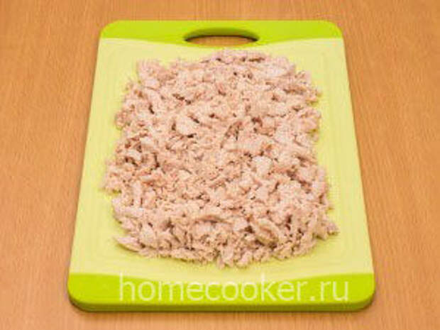 Жюльен с курицей и грибами Narezannoe file 300x225 Жюльен с курицей и грибами