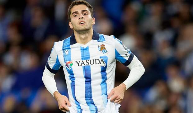 «Реал Сосьедад» не намерен продавать Захаряна летом: «Главный тренер говорит о нем позитивно»