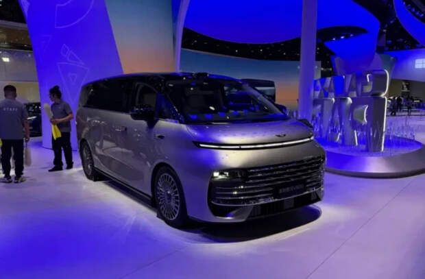 GEELY GALAXY официально представила новый V900 MPV