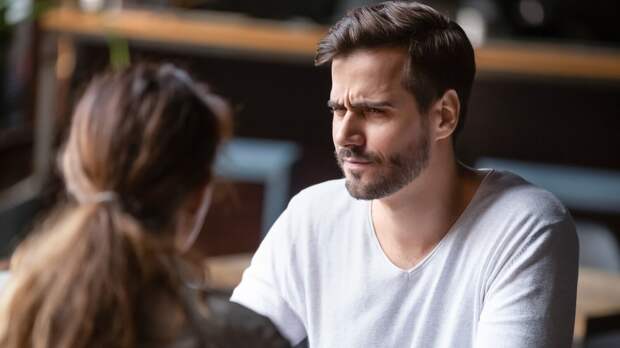 Психолог Сурина: тарелочниц боятся в основном сыночки-корзиночки