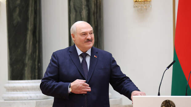 Лукашенко заявил, что пообнимался с ядерной боеголовкой