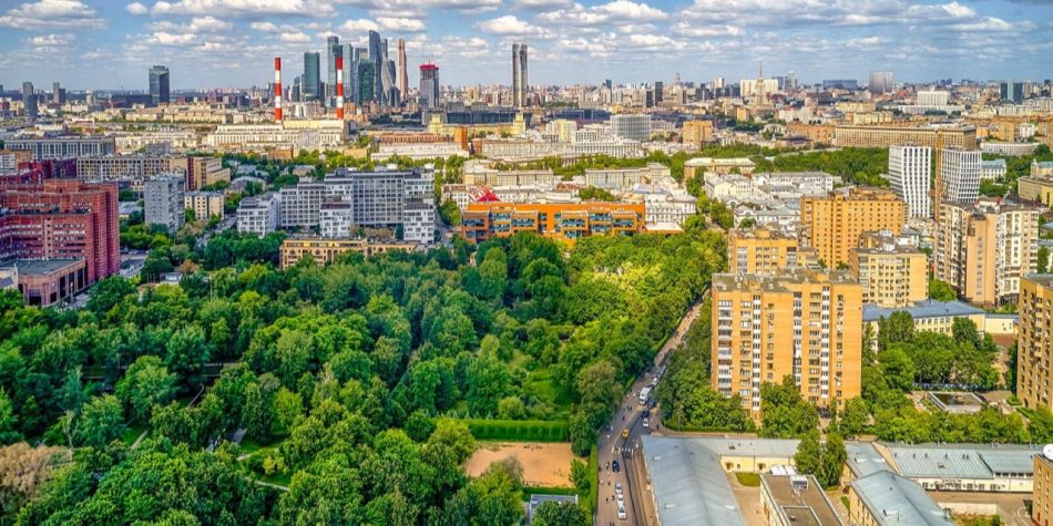 Москвич сам пришел за повесткой на мобилизационный пункт. Фото: М. Денисов mos.ru. Пресс-служба мэра и Правительства Москвы