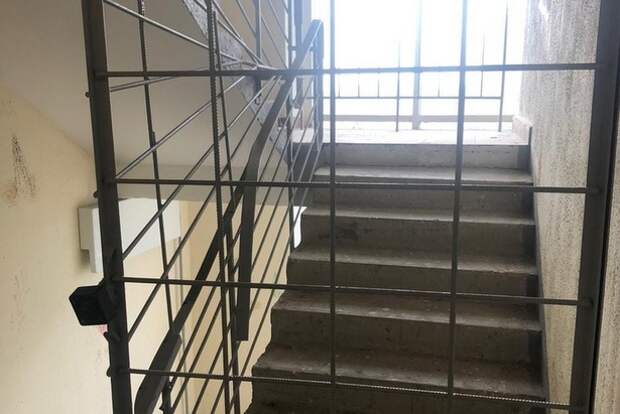 В Силино остро стоит проблема взлома замков на выходах на кровлю и чердаки В Силино остро стоит проблема взлома замков на выходах на кровлю и чердаки