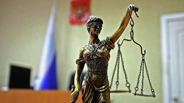 Суд отменил решение о взыскании долга с Литвиновой