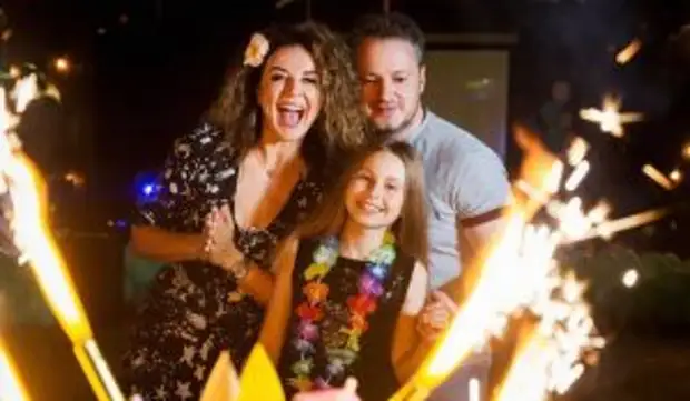 «Ситуация в стране и личная ссора всему виной»: Власова о состоянии покинувшей родину дочери