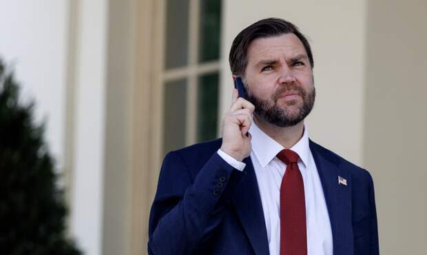 Вэнса уличили в постоянных звонках Нетаньяху с отчетом по переговорам