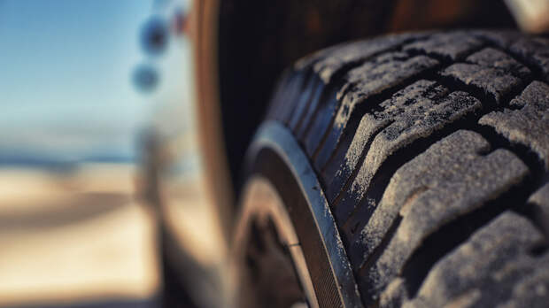 Автоэксперт Попов назвал признаки износа летней резины
