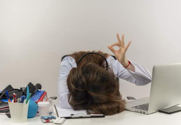 Трудовые фантазии элит - работать до изнеможения: зачем продвигают идею сверхурочного рывка для всей страны?