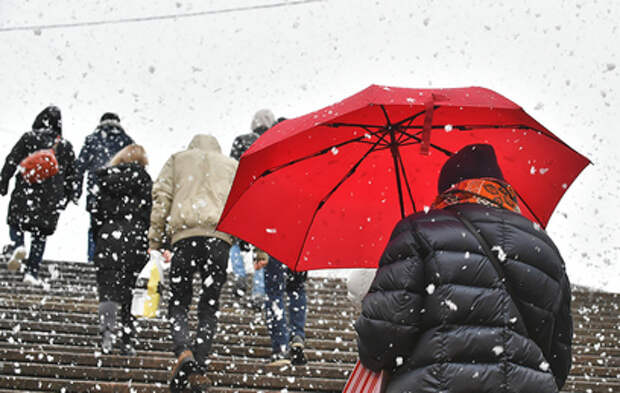 Москвичей предупредили о затяжных снегопадах