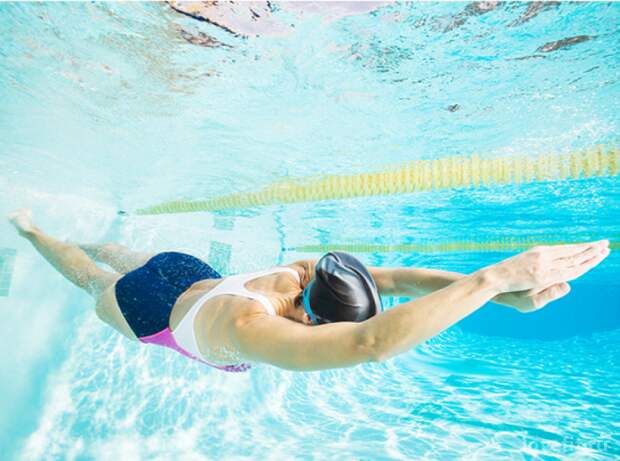 Плавание поможет привести тело в хорошую форму. / Фото: lovefit.ru