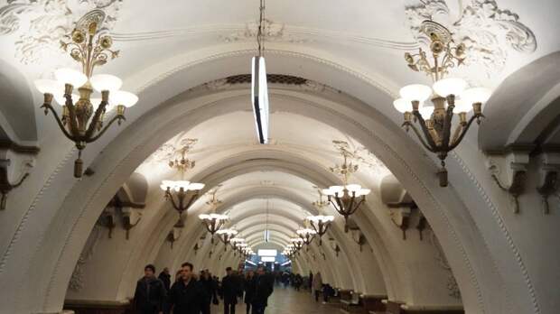 Полицейские задержали на «Профсоюзной» в Москве неадекватного «зайца»