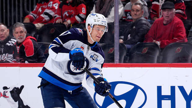 Передача Наместникова помогла «Виннипегу» переиграть «Нью-Джерси»