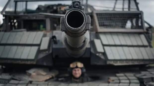 Сырский перебрасывает танки под Сумы, чтобы удержать город