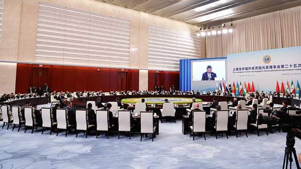 Страны ШОС приняли решение учредить единый банк развития организации