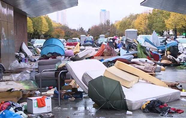 Париж зачистили от нелегальных лагерей мигрантов