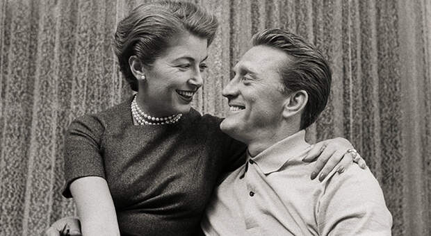 Любовь на всю жизнь: история 103-летнего Кирка Дугласа и и его жены Энн Байденс