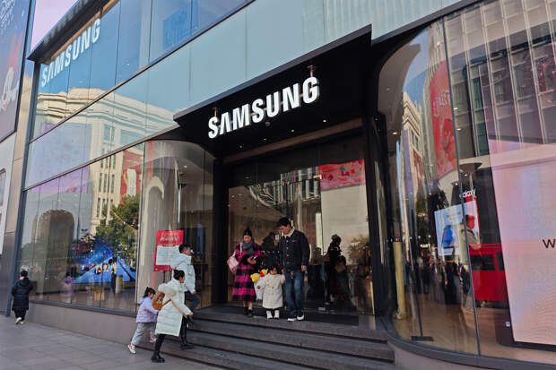 Смартфон Samsung появился в продаже до релиза