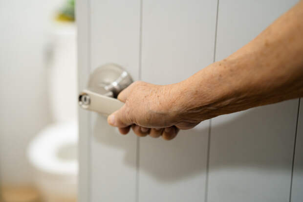 Россиянин превратил квартиру в свалку и разозлил соседей