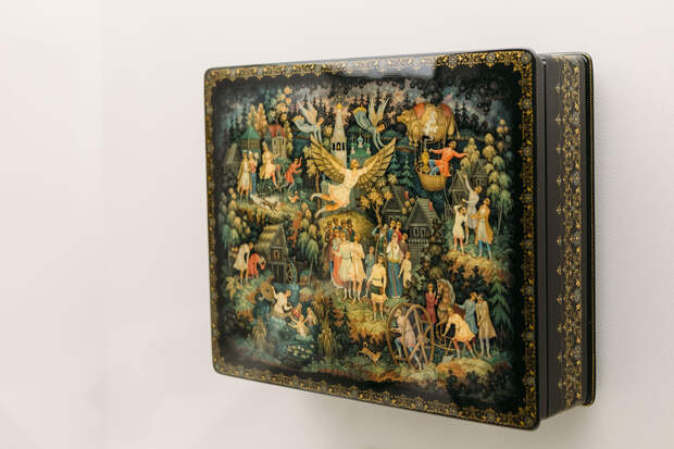 Экспозиция выставки «Лаки. Большая история в миниатюре»