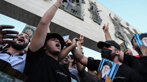 В Багдаде все неспокойно: местные жители собрались штурмовать посольство США