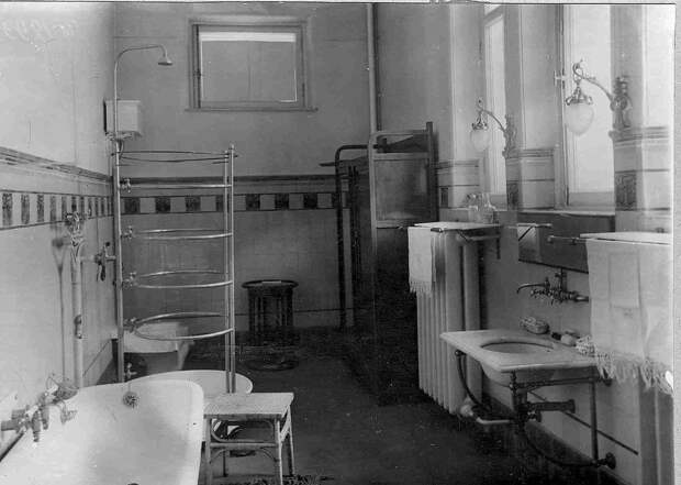 Советская коммунальная квартира. Ванная. 40-е. Фото.