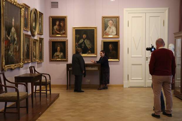 Съемочная группа телеканала "Культура" посетила Тверскую картинную галерею